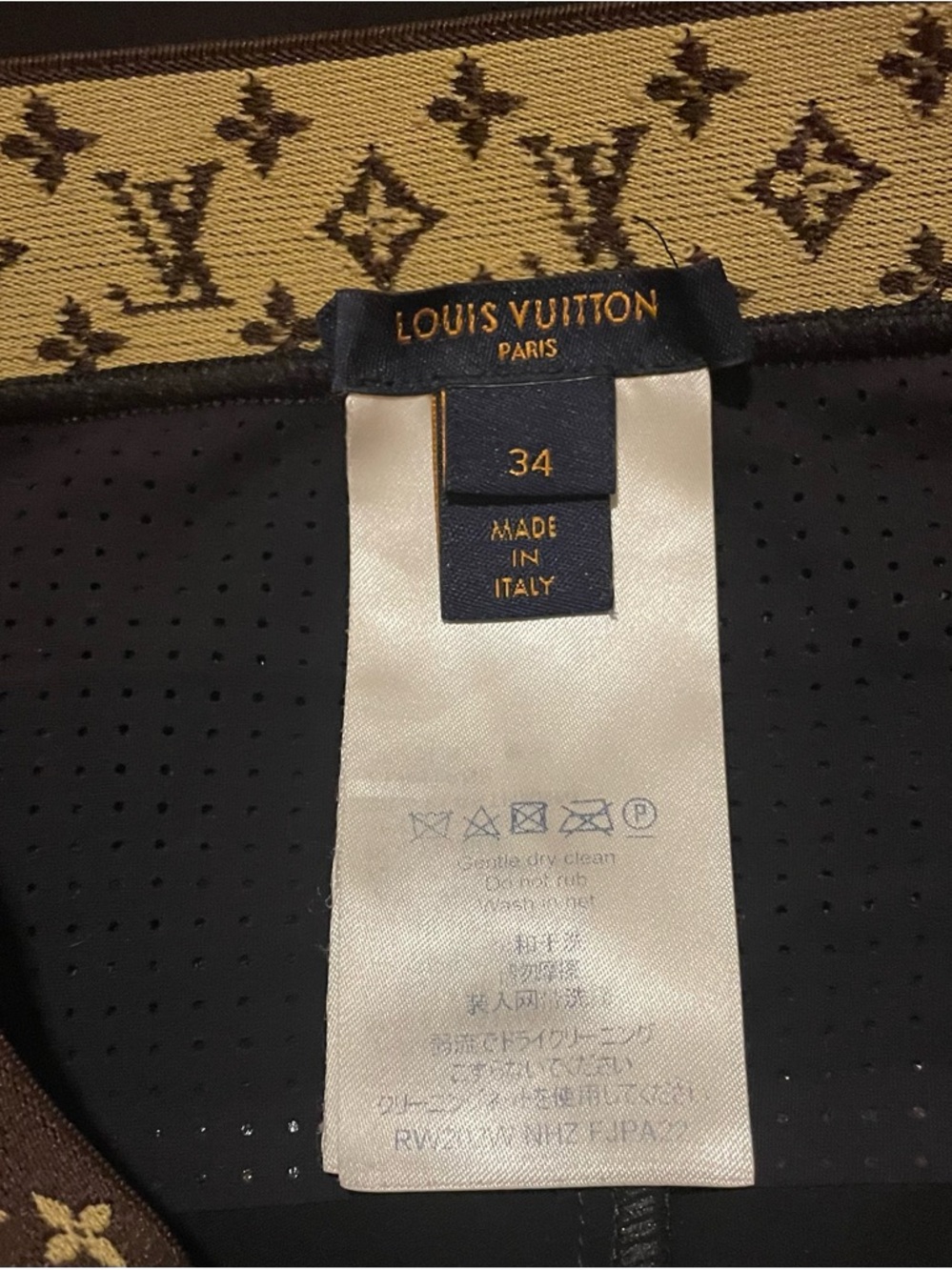 Louis Vuitton Black Stretch Leggings with Monogram Waistband - Picture 2 of 9